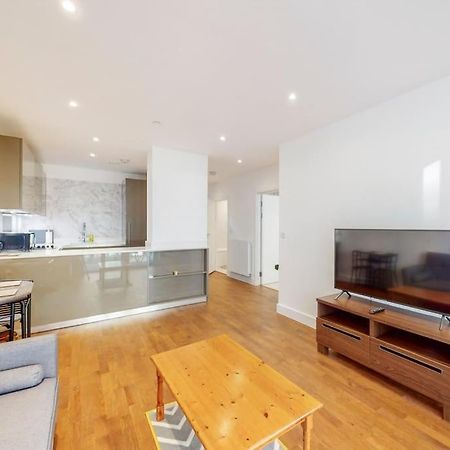 Lovely 1 Bedroom In Royal Arsenal Riverside 런던 외부 사진